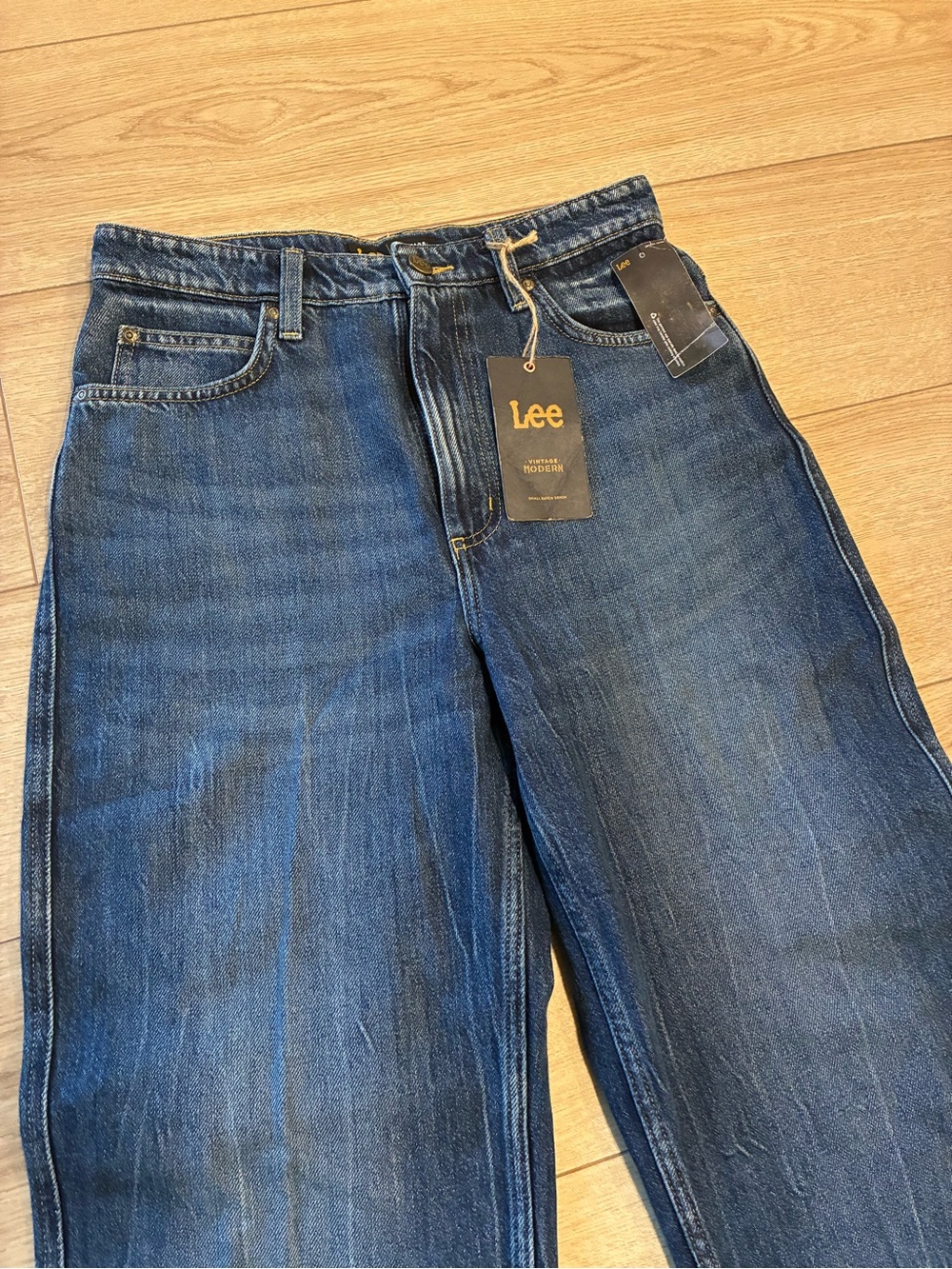 NWT Lee Women’s Vintage Modern High Rise Relaxed Stovepipe Jeans Size 29